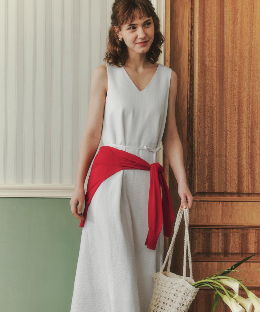 Zero Street Sleeveless V-Neck Dress / Ivory