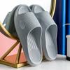Крутые тапочки женские для ванной комнаты толстая подошва для дома для помещений нескользящие и не вызывающие запаха ног домашние для купания летние мужские