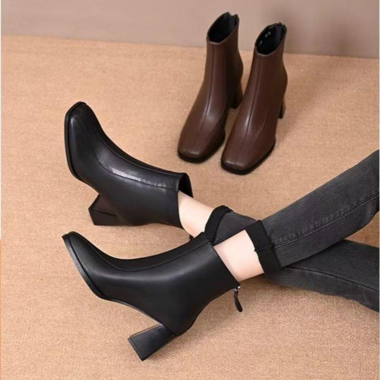 Женские короткие ботинки из мягкой кожи на толстом каблуке, новые осень-зима 2025, бархатные, с квадратным носком, на среднем каблуке, с мягкой подошвой, в ретро-темпераменте, короткие кожаные ботильоны