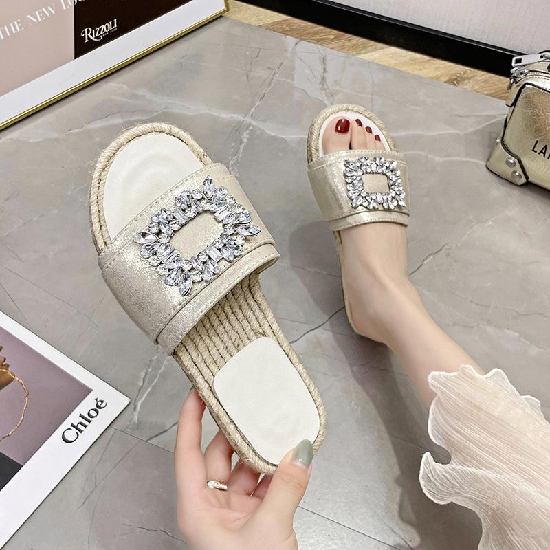 Shiny Diamond Metal Buckle Sandals 2024 Summer Women's New Flat Slippers Wear Casual Fashion Word Beach Shoes