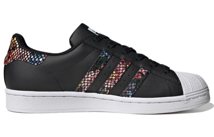 adidas Женские кроссовки Superstar с принтом 'Цветочная змеиная кожа' FW3693