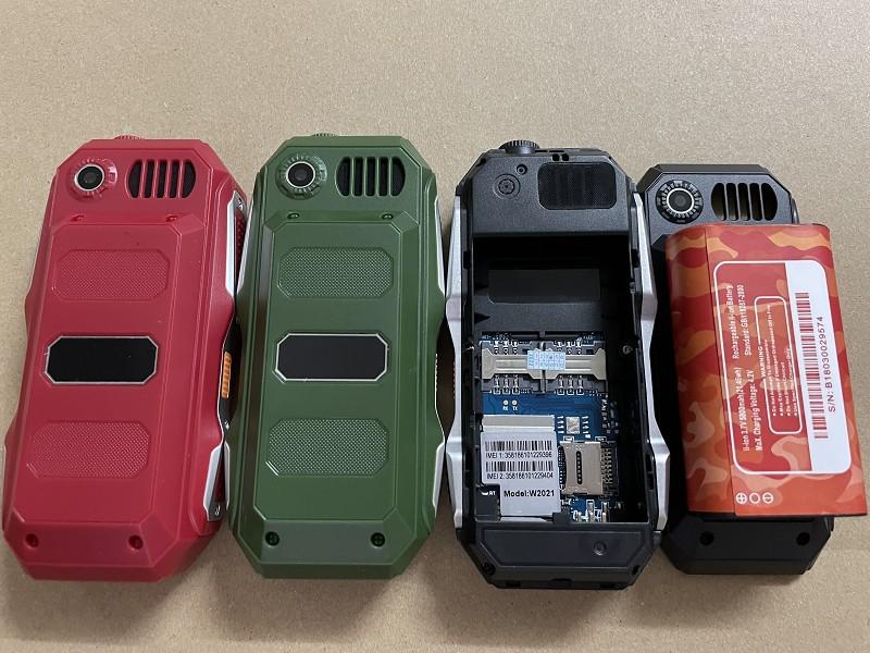 Защищенный мобильный телефон W2021: Большая батарея, громкий звук, большие кнопки, две SIM-карты, камера, многоязычность.