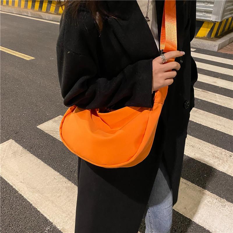 Bag Women's 2024 New Spring and Summer Tide Korean Version Large-capacity Messenger Bag Casual and Lightweight Oxford Cloth Simple Dumpling Bag