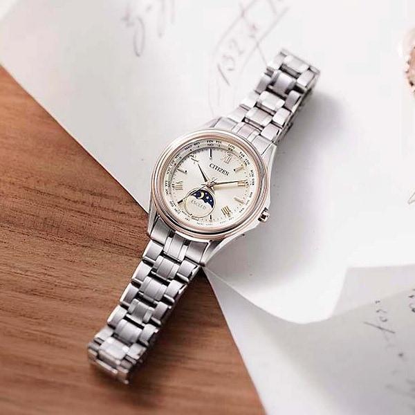 Citizen ЕЕ1016-66А ( Смотреть EXCEED Solar-powered Eco-Drive радиоуправляемая модель Direct Flight Pair для женщин)