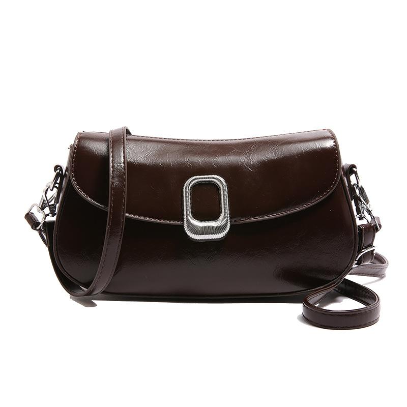 В этом году популярны модные и фактурные сумки под мышками, простые и ретро-сумки через плечо, нишевые и универсальные темпераментные сумки-мессенджеры.