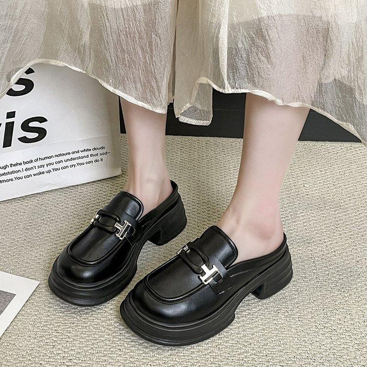 Женские туфли на платформе в британском стиле, маленькие кожаные туфли 2024 года, повседневная мода, круглая голова, толстый каблук, одна педаль, мокасины с застежкой-молнией