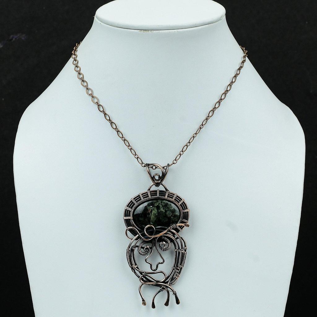 Подвеска из эвдиалита, подвеска из медной проволоки, подвеска ручной работы, изящное медное украшение, стильная подвеска, подвеска из проволоки, драгоценный камень, подарок для него