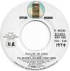 7-дюймовая пластинка SOUTHERHILLMANFURAY BAND Fallin In Love E45201 Asylum Records 1974 Канада Рок Б/у