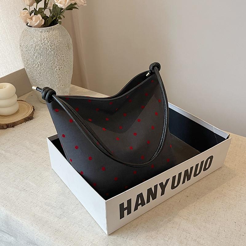 Stylish And Chic Bucket Bag For Women With Unique Design In Fashionable Colors And Patterns