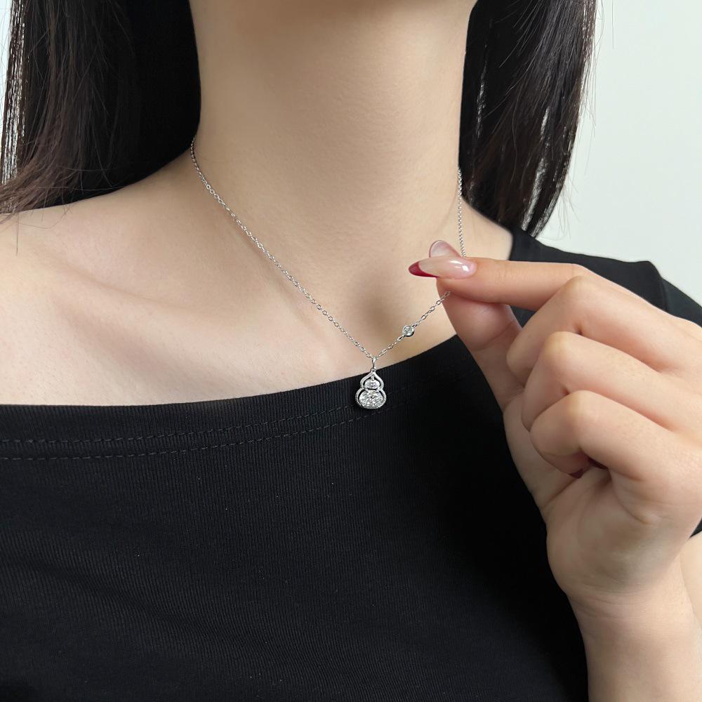 Серебряный кулон-тыква S925 для женщин - Модный китайский стиль, Классический дизайн, Популярен на Xiaohongshu, Универсальная цепочка на ключицу