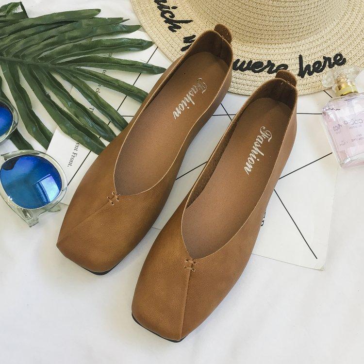 Женские весенне-осенние туфли на плоской подошве с квадратным носком