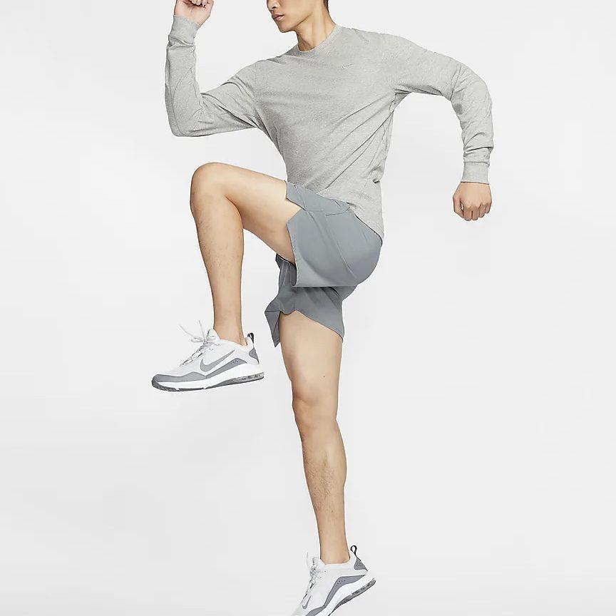 Nike Мужская футболка PRIMARY DRI-FIT Приглушенный Темно-серый/Тонирующий/Дымчато-серый FB8586-063