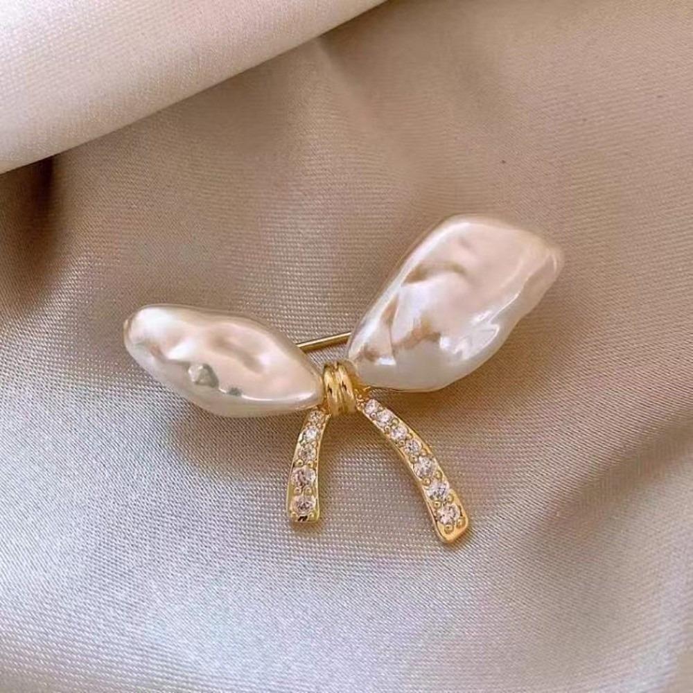 Gold Tone Butterfly Brooch Pearl Like Women Pearl Butterfly Brooch High End Lapel Pin Necklines