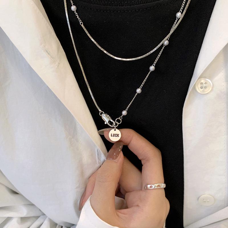 2023 Модный двухслойный жемчужный свитер-ожерелье для женщин - Весна/Лето Нишевый дизайн