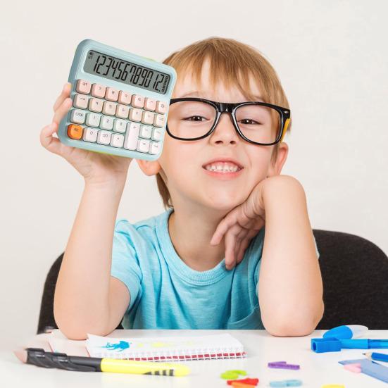 Базовый калькулятор с очень большим ЖК-дисплеем. Легко читаемый портативный офисный настольный калькулятор с питанием от батареи.