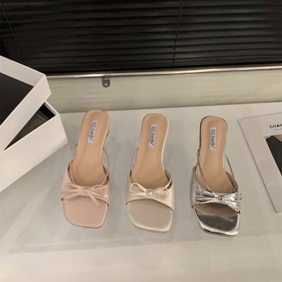 Туфли на толстом каблуке с бантом, французские маленькие крутые тапочки, сказочная обувь для улицы, 2025 новый летний юбочный стиль, серебристые сандалии