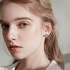 Серьги-гвоздики Black Awn с черным камнем в форме сердца ADM
