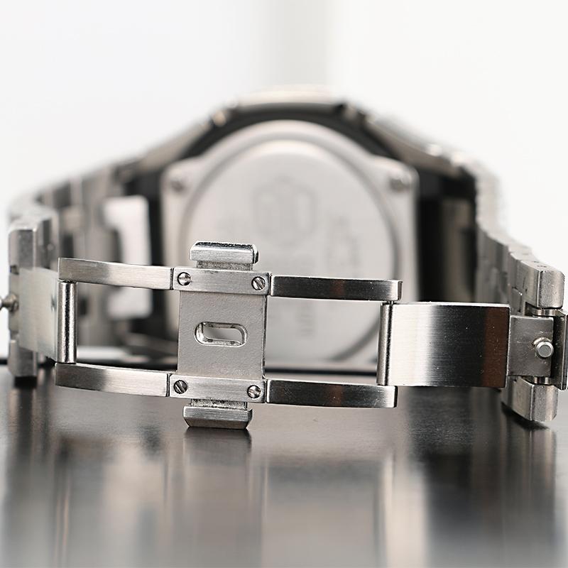Casio Унисекс 44-миллиметровые красные часы GA-2100-4A(Часы1--)