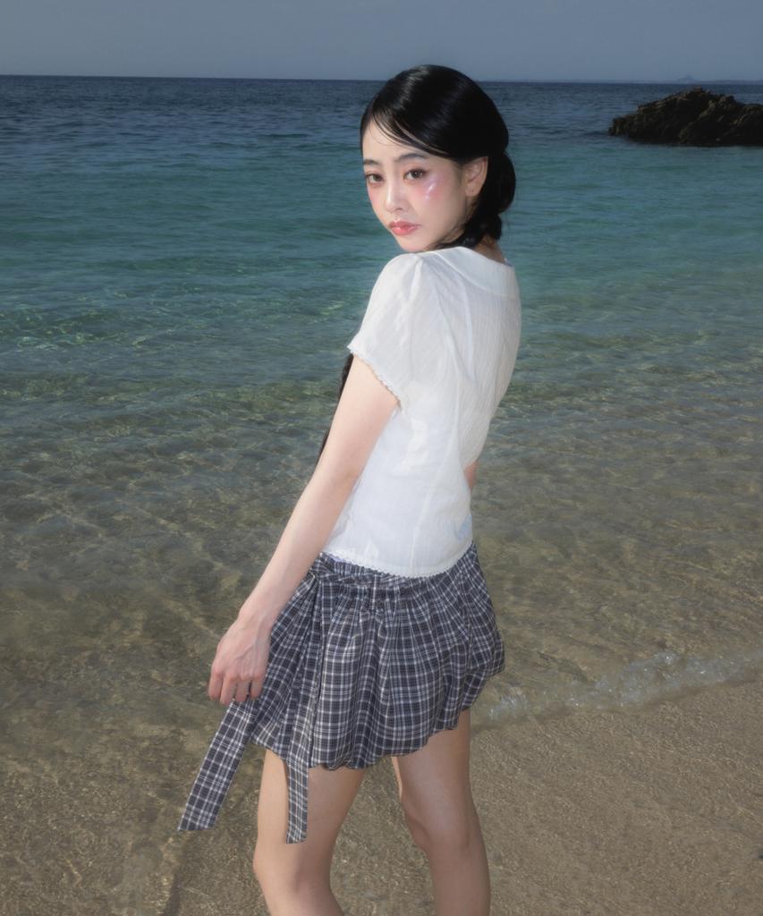 ROSEFRANTZ Round Collar Short Sleeve Blouse [Ivory]