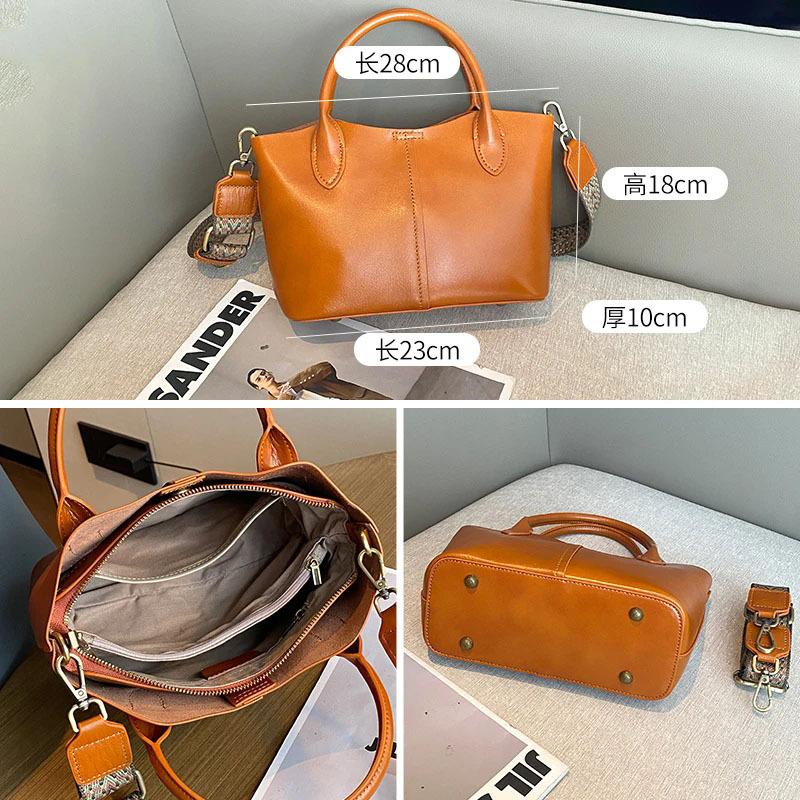 Genuine Leather, A Large Capacity Multi-compartment Single-shoulder Tote Bag That Is Versatile for Women