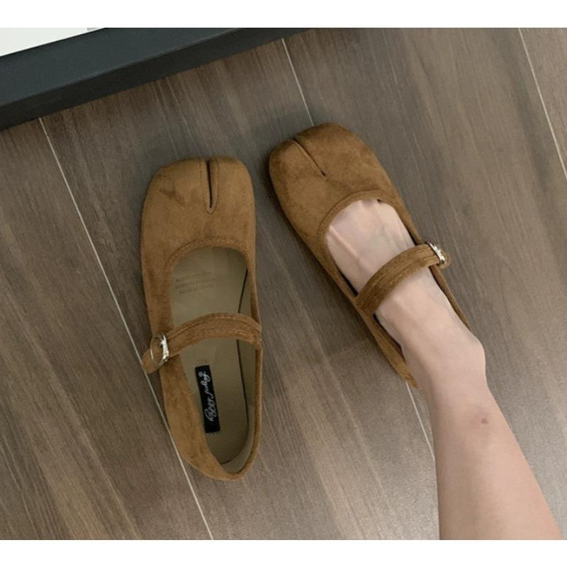 2025 японский стиль Tabi Ninja Shoes женские ретро замшевые балетки с разрезом на носке лодочки женские джинсы Mary мокасины балетки