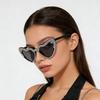 Роскошные Солнцезащитные Очки в Форме Сердца со Стразами Женские Модные Y2K Мода Кристальные Линзы Ретро Вечерние Очки UV400 Фестивальные Солнечные Очки