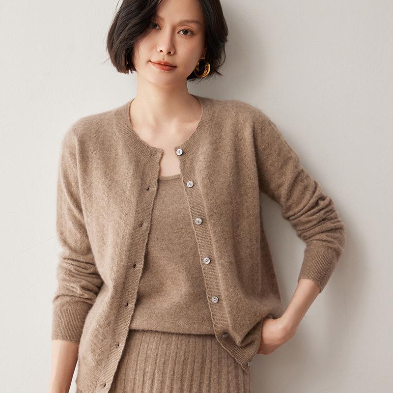 2024 Autumn/Winter Women's Round Neck Cashmere Jacquard Sweater - Versatile Loose Knitwear Cardigan