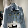 Модная короткая джинсовая куртка для женщин с индивидуальным дизайном с золотыми пуговицами