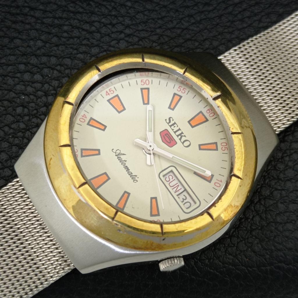 ВИНТАЖНЫЕ АВТОМАТИЧЕСКИЕ ЧАСЫ SEIKO 5 7009A ЯПОНИЯ МУЖСКИЕ КРЕМОВЫЙ ЦВЕТ ЦИФЕРБЛАТ a709111-1