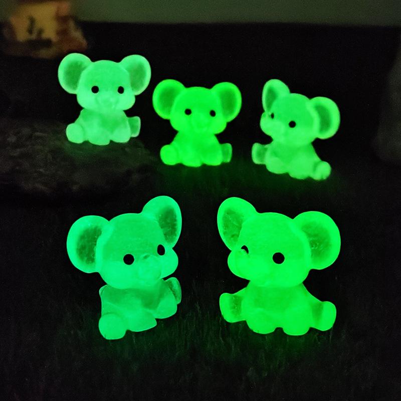 Micro-landscape Creative Small Ornaments, Cartoon Dolls, Resin Handicrafts, Landscaping, Glow-in-the-dark Elephant Decorations, Desktop Ornaments