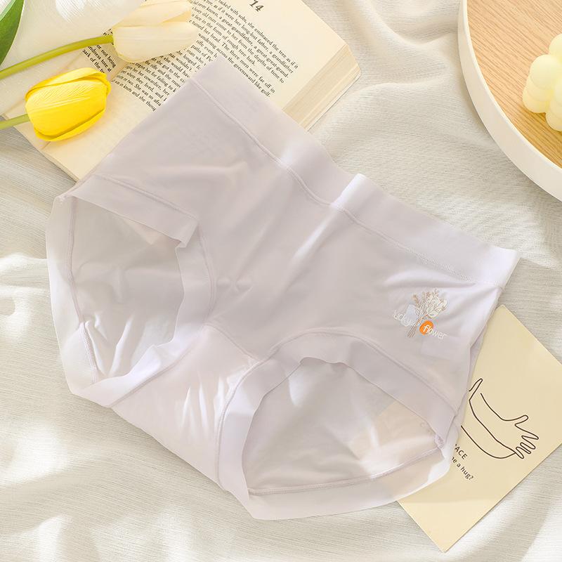 Women's Underwear Ice Silk Seamless Midwaist Antibacterial Girl Natural Feeling Thin Large Size Breathable Briefs for Women