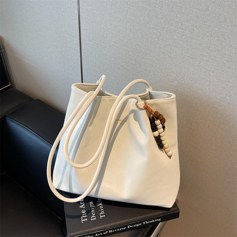 Сумка большой вместимости женская осенне-зимняя универсальная 2025 новая ретро текстура на плечо повседневная рабочая сумка-тоут для поездок