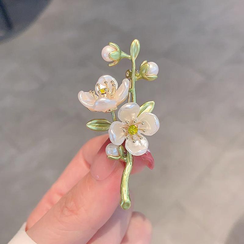 Ретро китайская брошь с кисточкой в виде бабочки и цветка – элегантный аксессуар для чонсама