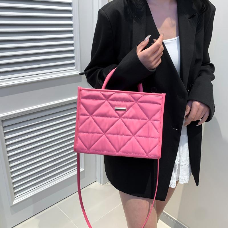 Темпераментная дорожная модная корейская версия сумки, весенняя новая высококачественная сумка через плечо, маленькая квадратная сумка, женская сумка