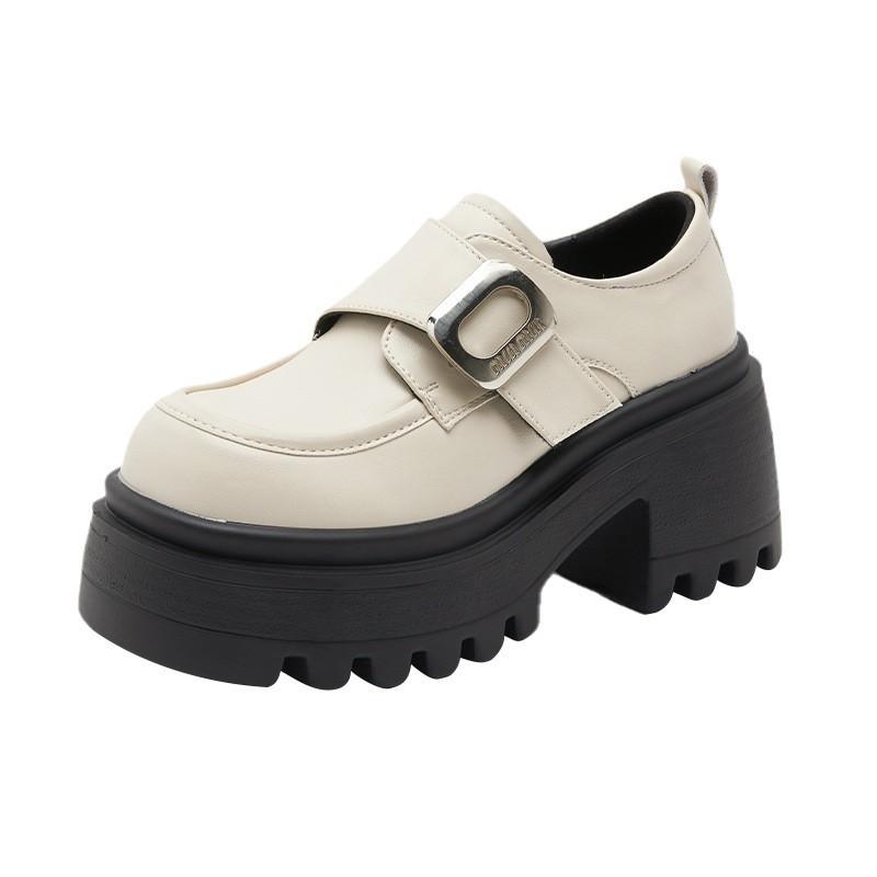 Маленькие кожаные туфли женские 2025 осень новые в британском стиле на платформе с круглым носком универсальные увеличивающие рост лоферы на толстом каблуке JK одинарные туфли