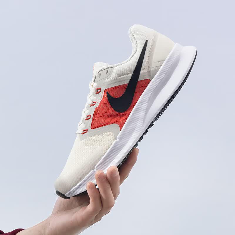 Nike Мужские всесезонные беговые кроссовки DR2695-107