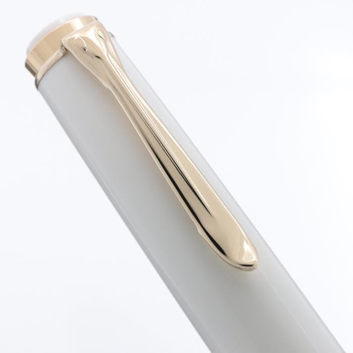 Pelikan Перьевая ручка Pelikan Classic M200 пастельно-голубая M