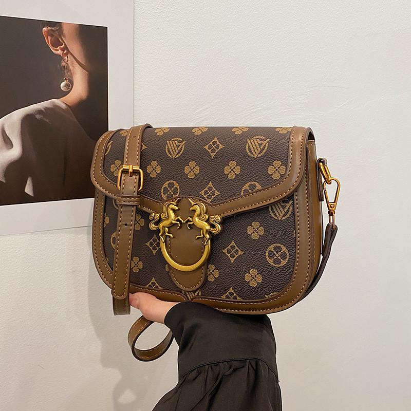 IELGY Fashion Retro All-Match Messenger Bag PU Texture Letter Printing Classy Small Square Bag
