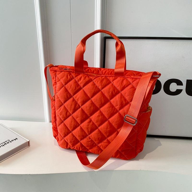 Сумка большой вместимости женская 2025 зима новая корейская версия студенческая сумка через плечо и мессенджер для занятий портативная сумка-тоут