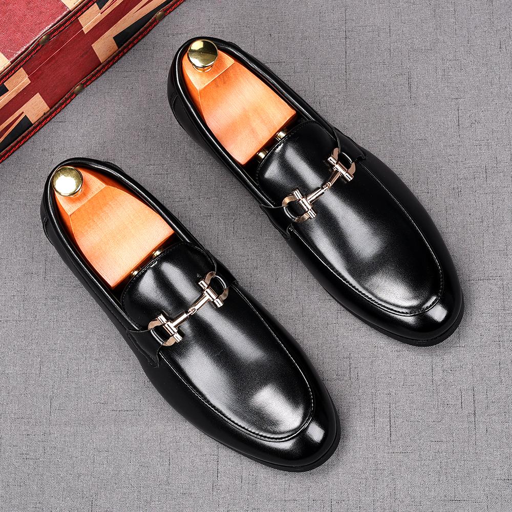 Fashion Luxury Designer Men Charm Metal Button Casual Shoes Male Slip On Loafers Flats Homecoming Wedding Dress Prom Zapatillas Hombre