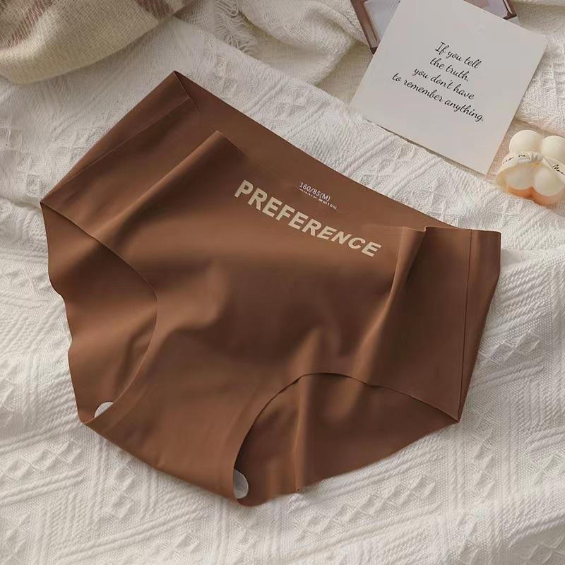 Women's Underwear Seamless Ice Silk Peach Hip Antibacterial Crotch Girls Sexy Summer Thin Mid-waist Briefs