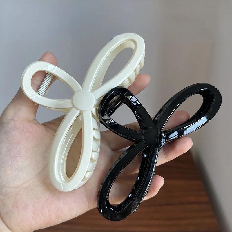 Elegant Large Jelly Cross Shark Hair Clips Plastic Clear Geometric Hair Claws Crab for Women Girl Thick Hair Summer Headwear
