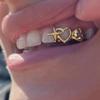 Полые Сердечки Зубы Grillz Позолоченные 18K Золотом Зубные Украшения Праздничный Подарок Золотая Крышка на Зуб Рэпер