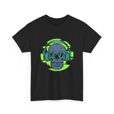 Неоновая футболка DJ-череп | Череп в наушниках и солнцезащитных очках, Стильная футболка