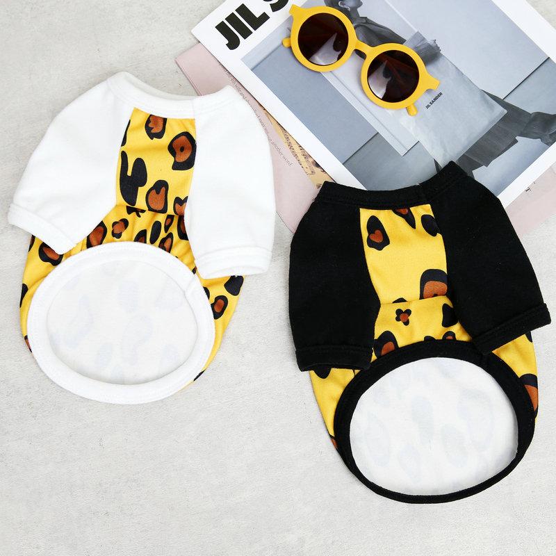 Новинка 2024 года, футболка с леопардовым принтом в тон, весенне-летняя новая милая двухцветная теплая одежда с плюшевым питомцем, одежда для маленьких и средних собак, одежда для щенков