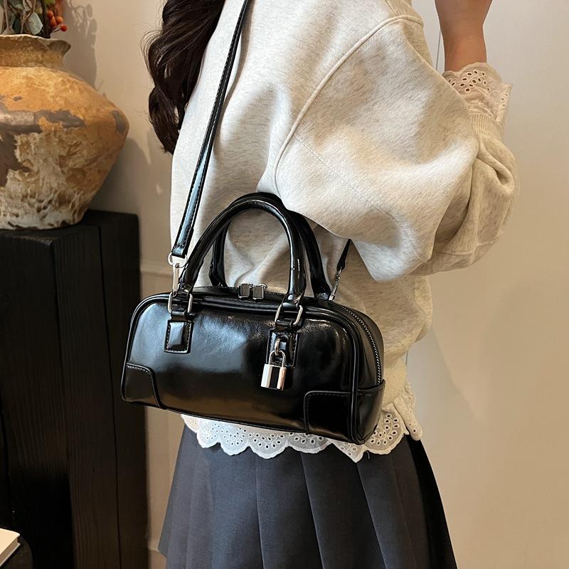 Сумка премиум-текстуры маленькая женская 2025 новая летняя популярная универсальная сумка-мессенджер модная суперхитовая портативная сумка-подушка