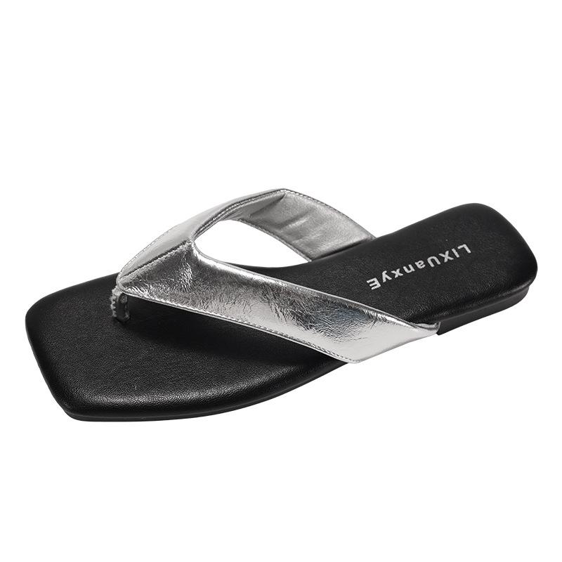 Модные и удобные черные нескользящие шлепанцы на плоской подошве женские летние 2025 новые с квадратным носком на мягкой подошве крутые шлепанцы