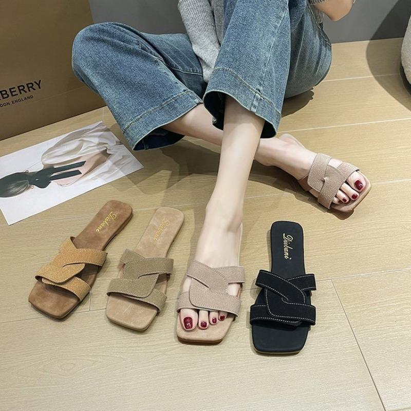 Retro Slippers Female Flat Bottom One Word New Summer Beach Sandals Slippers
