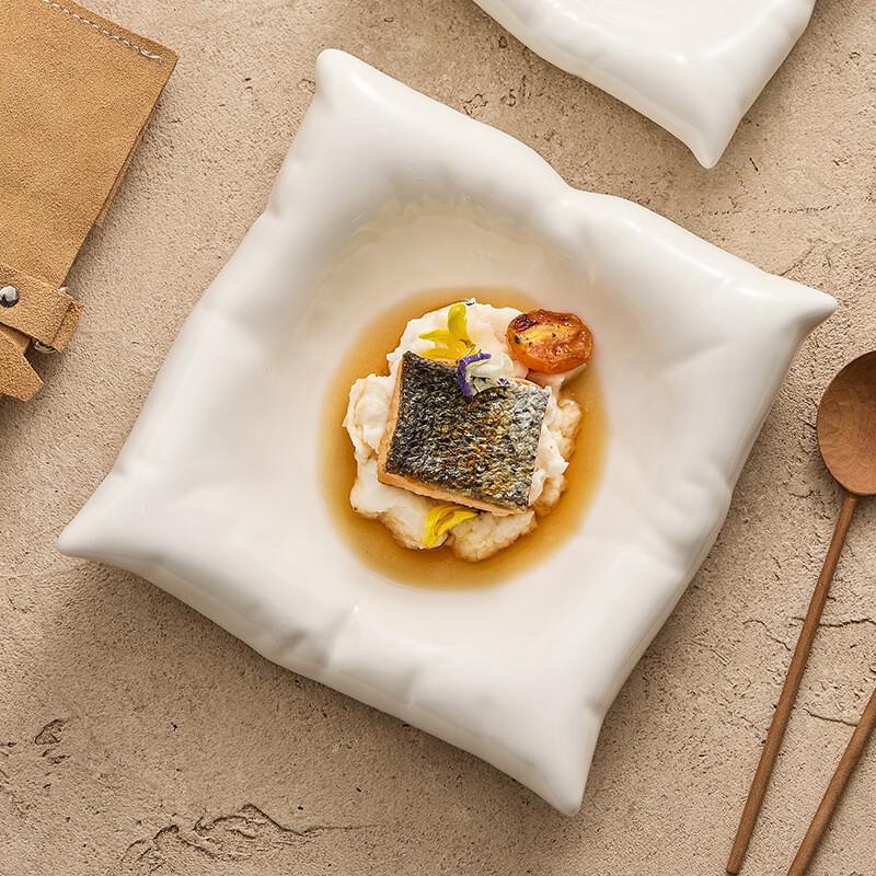 VAKADA Ceramic Square Pillow Plate