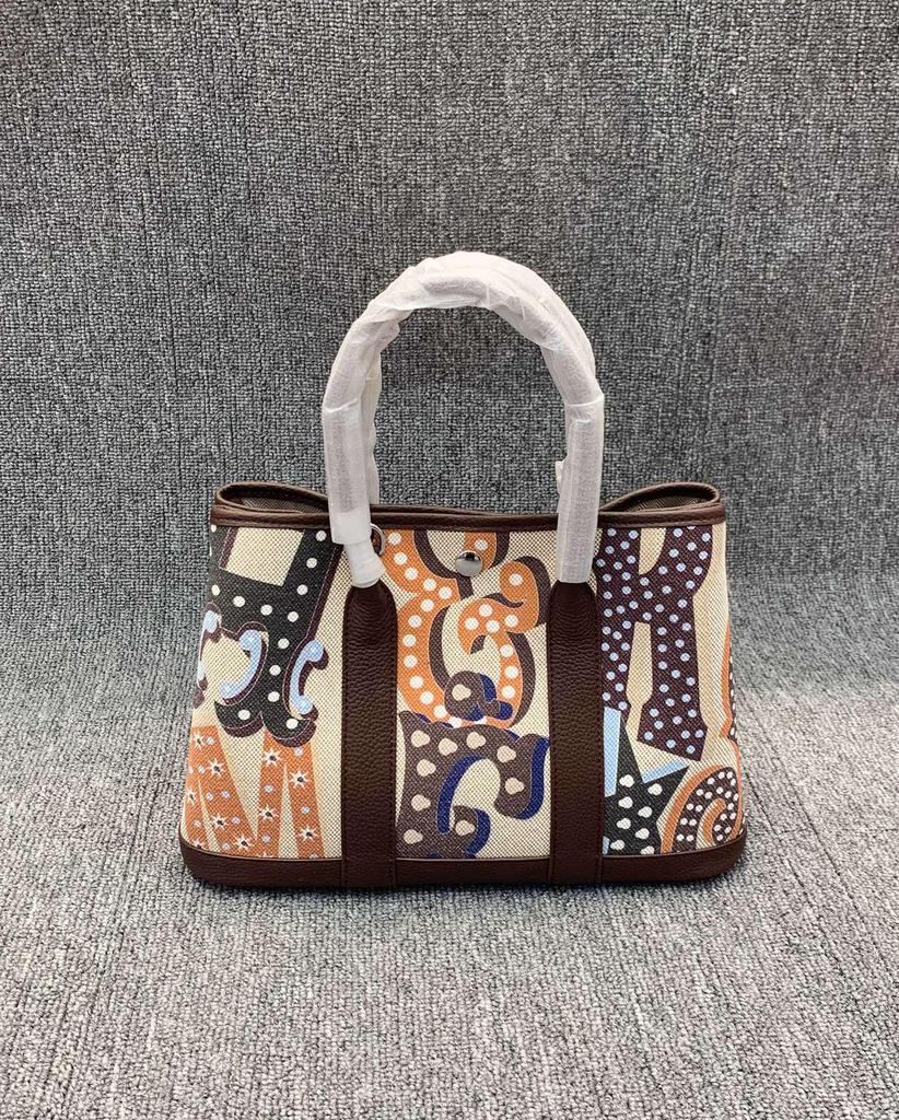 Сумка женская Doodle Garden ручной росписи из лоскутного шитья из коровьей кожи и льна - Сумка, на плечо, через плечо, 2025.